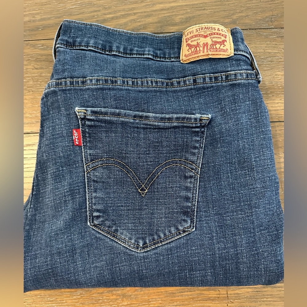 Levi's Classic Straight Leg Jeans Size 20 W Inseam 27 inches Waist Across 18 1/2